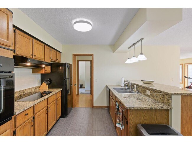 Foto del edificio - 300 3rd Ave NE