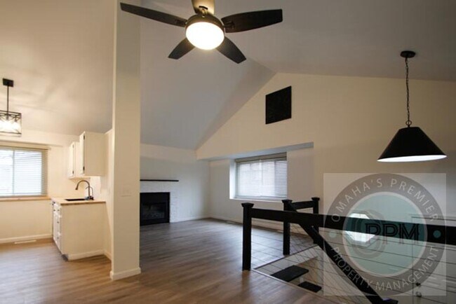 Foto del edificio - Spacious 4-bedroom, 3-bath home in Omaha