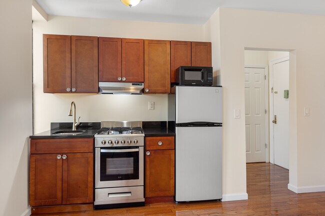 Building Photo - 150 W 140th St