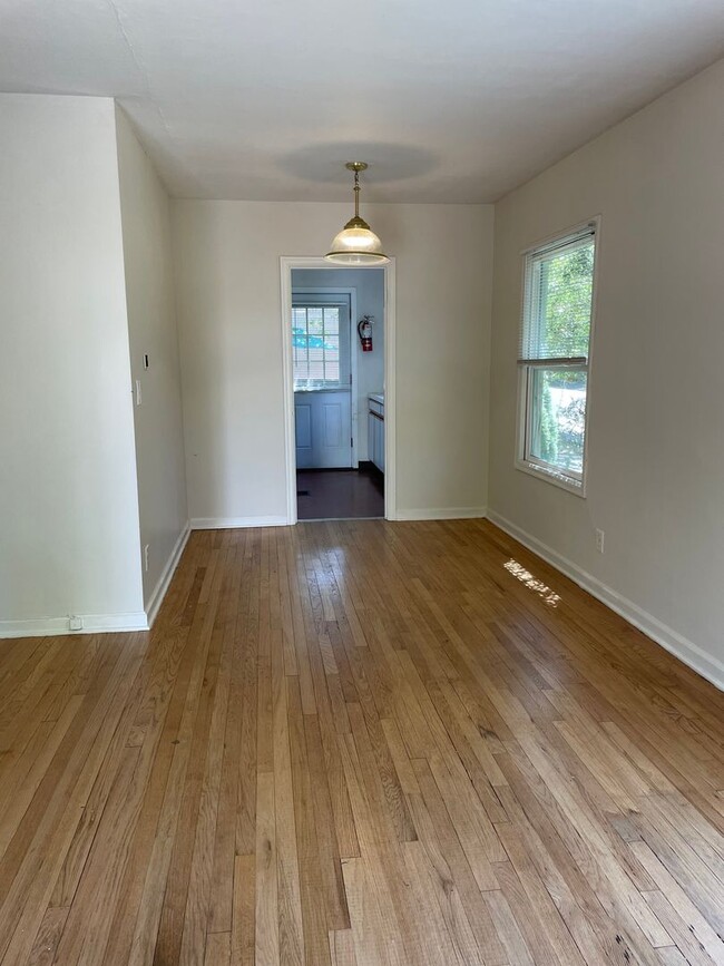 Building Photo - 1238 N Wygant St