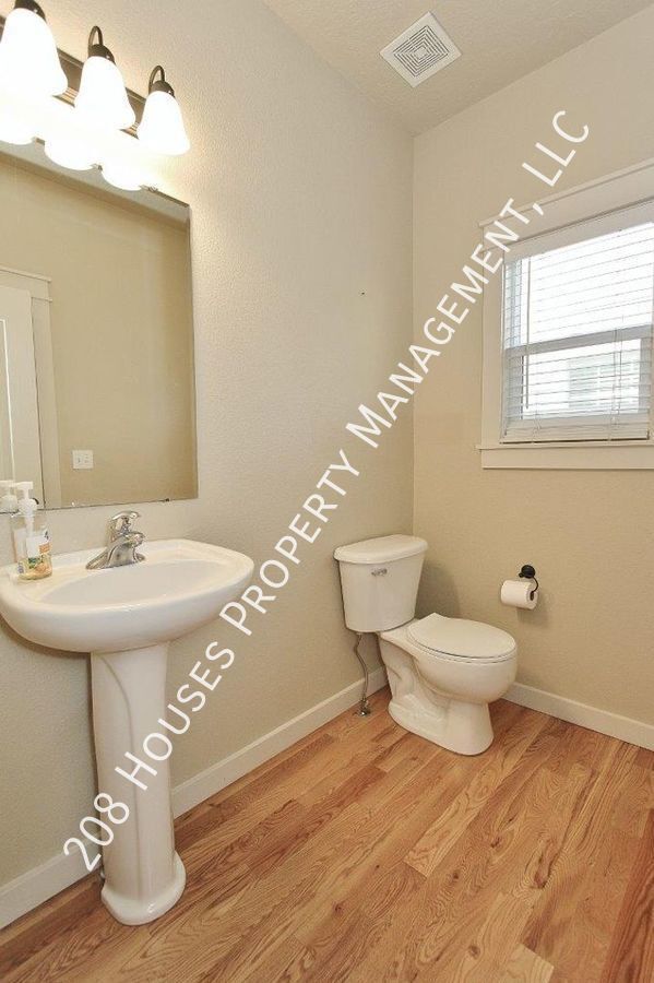 Foto del edificio - Spectacular Home in a Quiet Neighborhood