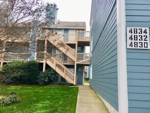 Building Photo - 4832 Bay Landing Dr