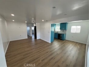 Building Photo - 1541 N Hope Ave