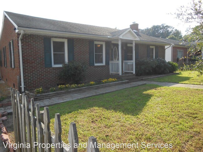 Building Photo - 4 br, 2 bath House - 220 Pinecrest Rd