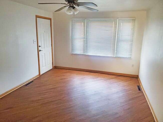 Sala de estar - 11x17 - 1317 W 19th St