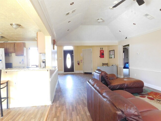 Building Photo - 13203 US-59