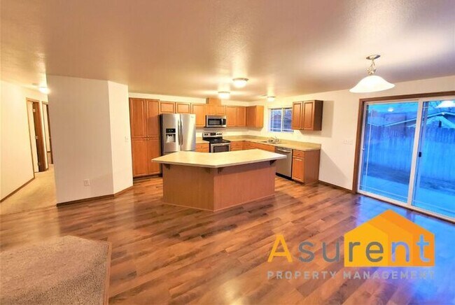 Foto del edificio - Great 3 Bed 2 Bath Medford Home Available Soon!