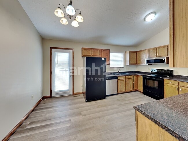 Building Photo - 2479 Camellia Ct