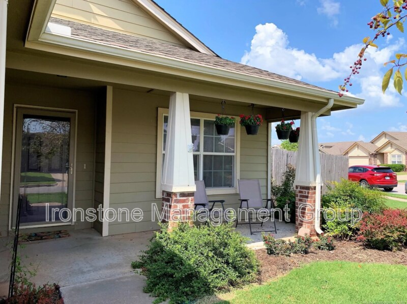 Foto principal - 6795 East 130th Pl S