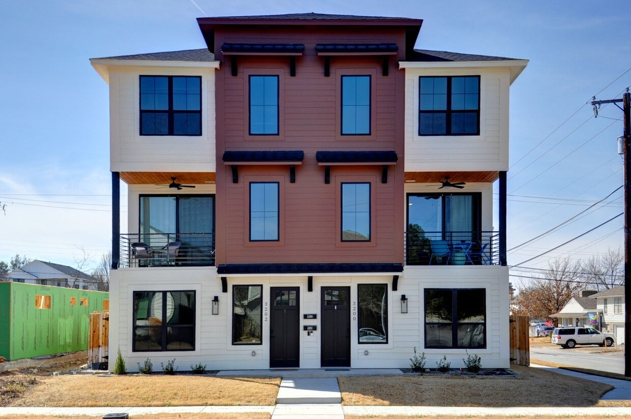 Foto principal - 3202 Forest Park Blvd