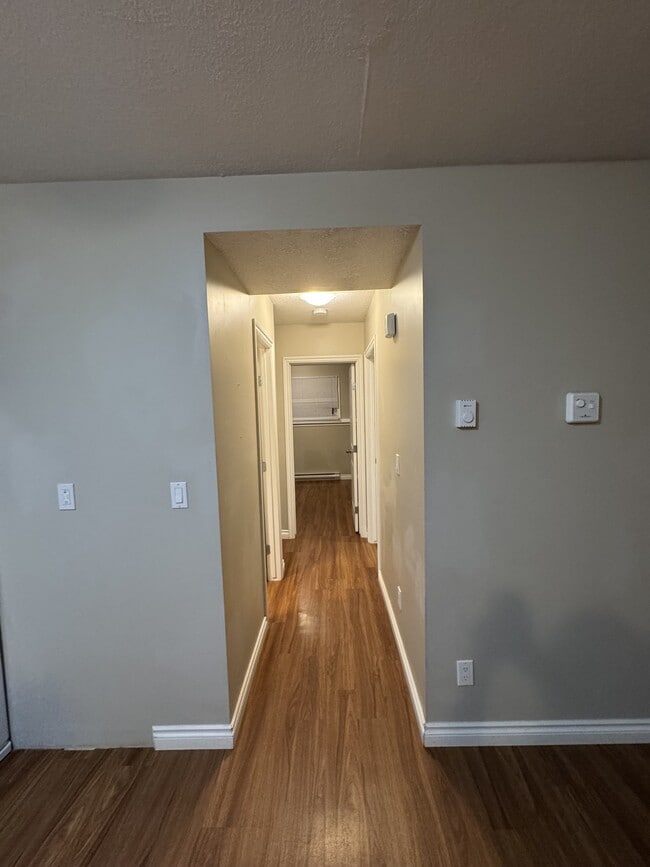 Building Photo - 804-888 88 Ave