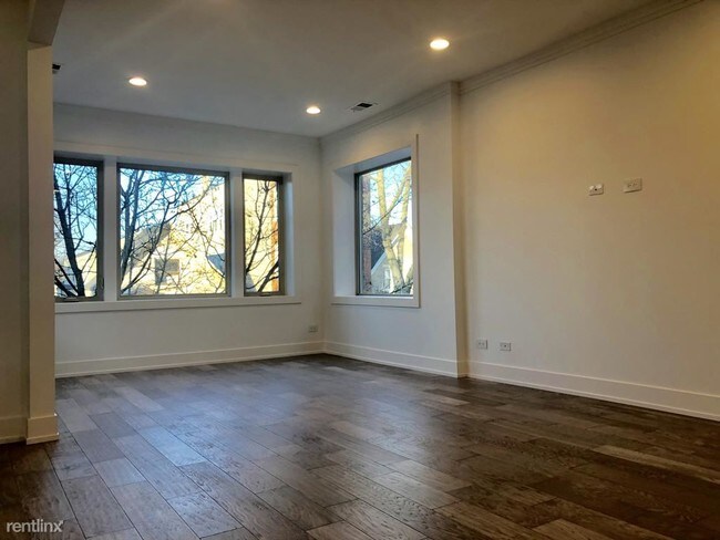 Foto del edificio - 3351 W Crystal St