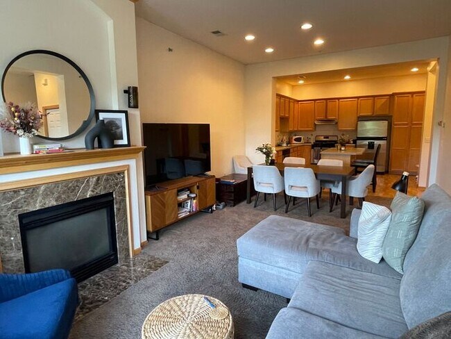 Foto del edificio - St Louis Park Town Home, 2 Car Heated Gara...