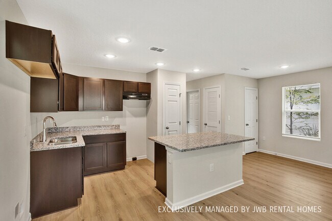 Foto del edificio - 1126 W 19th St