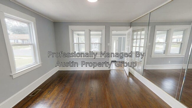 Building Photo - 147 E 4th Ave