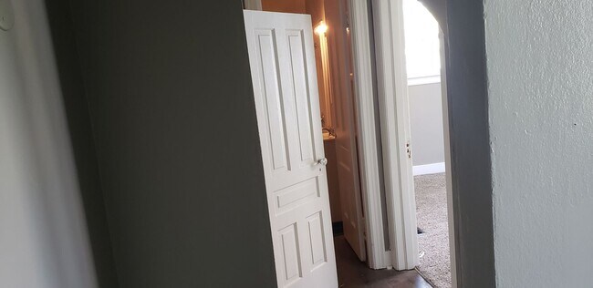 Foto del edificio - 103-832 S Washington St