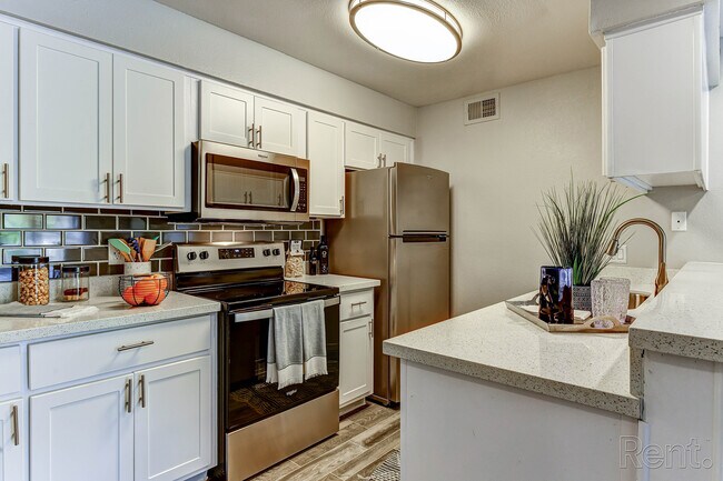 Foto del edificio - Station 21 Apartment Homes (OLD)