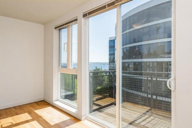 Building Photo - 1 bedroom in Seattle WA 98121