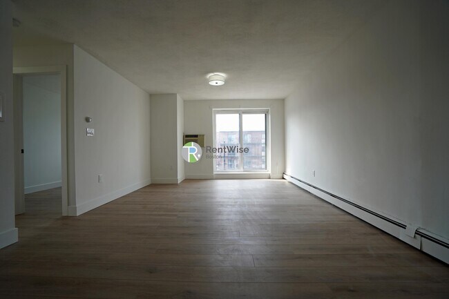 Foto del edificio - 745 E 6th St