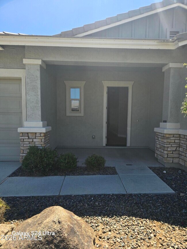 Building Photo - 5605 N 189th Dr