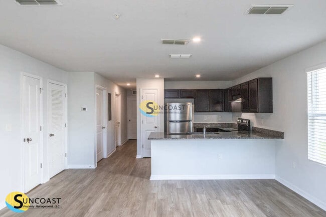 Building Photo - 6408 Sweetbay Ln