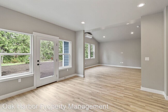 Building Photo - 3 br, 2.5 bath House - 13305 Gibralter Rd