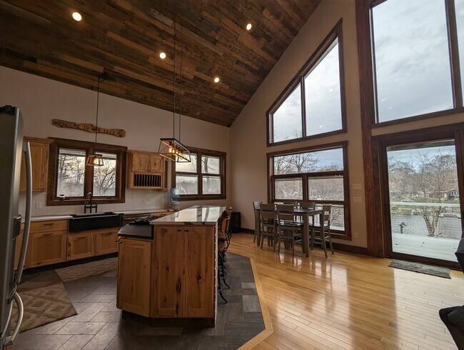Building Photo - Ballston Lake House