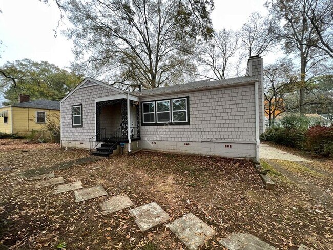 Building Photo - 913 Meadowbrook Dr