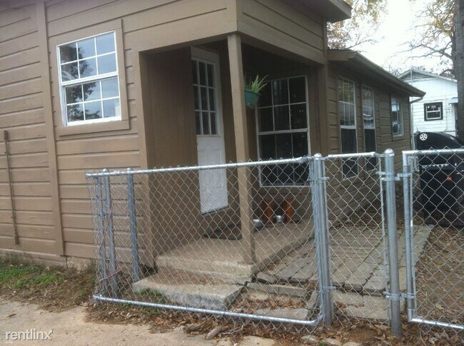 Building Photo - 3 br, 1 bath House - 1171 Big Rock St