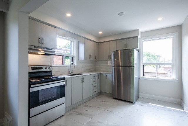 Building Photo - 34 Robindale Ave