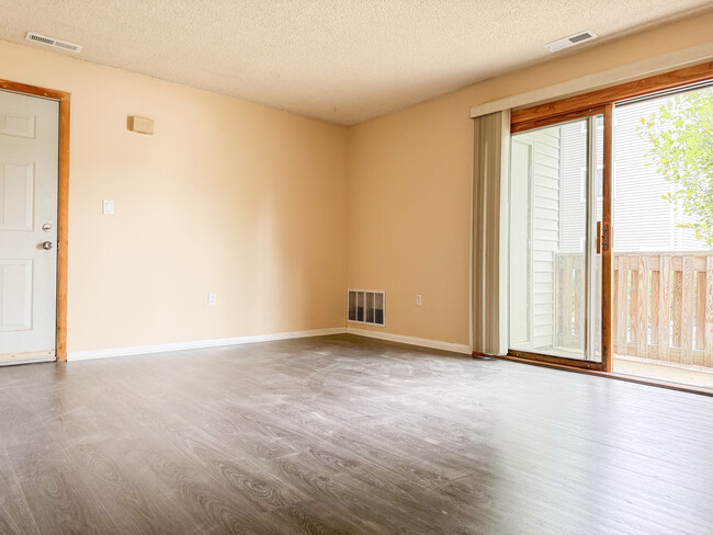 Living Room - 2213 Ravens Crest Dr