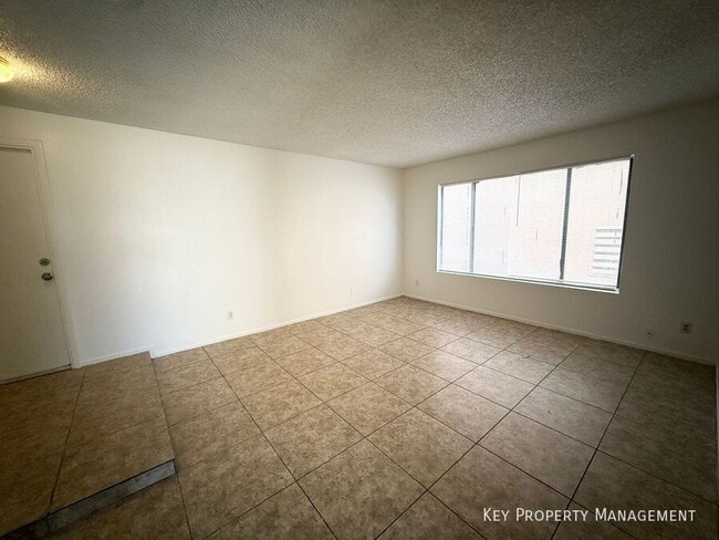 Building Photo - 129 Colbath St