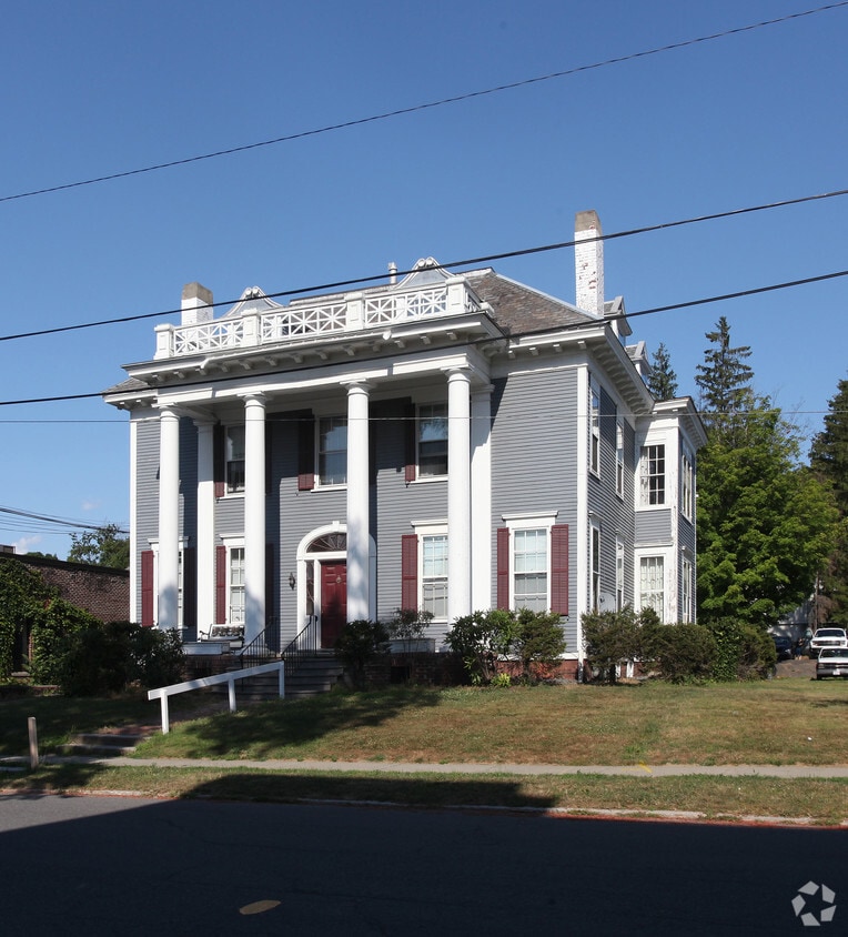 29 Franklin St, Greenfield, MA 01301 Apartments in Greenfield, MA