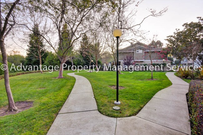 Building Photo - 7452 Oxford Cir