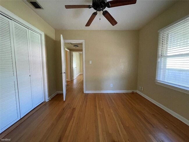 Building Photo - 3 br, 1 bath House - 1635 Crestwood Drive