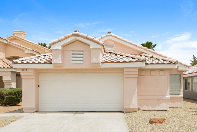 Building Photo - 8790 Wahine Ct