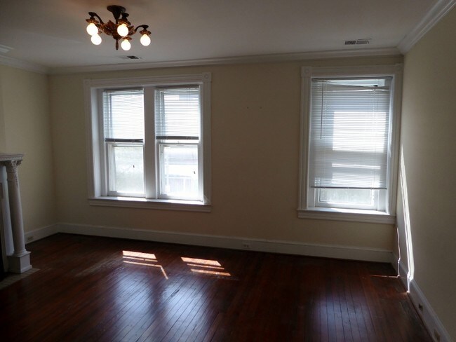 Building Photo - 2115 Newport Pl NW