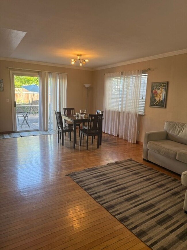 Foto del edificio - 8908 Gravenstein Way