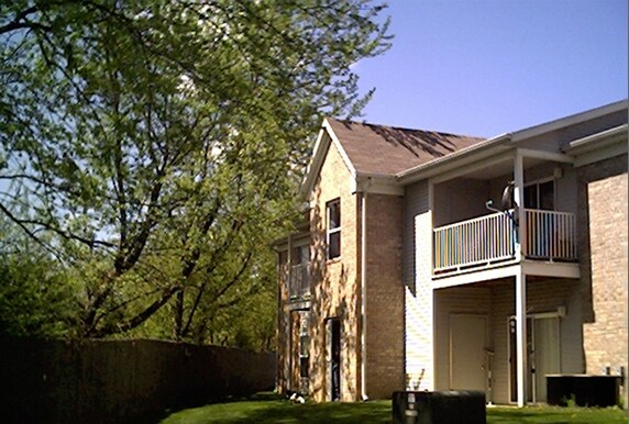 Primary Photo - Misty Glen Apartments