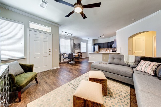 Foto del edificio - 1 br, 1 bath  - 23543 Kingsland Blvd