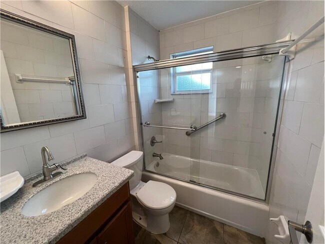 Foto del edificio - 825 3rd St