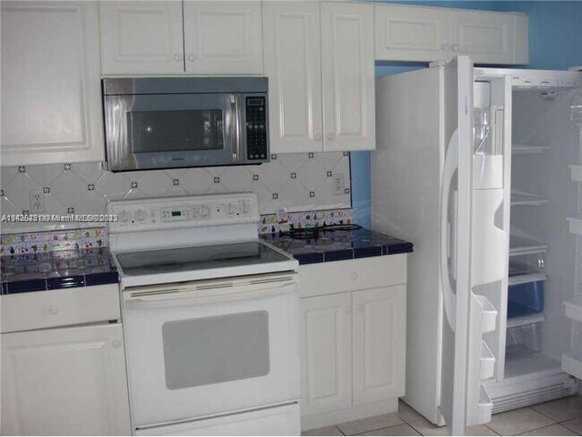Building Photo - 752 NW 208th Terrace