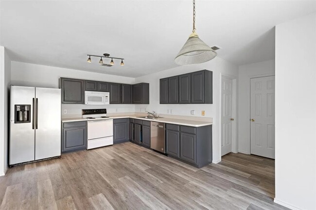 Photo - 2241 Southway House