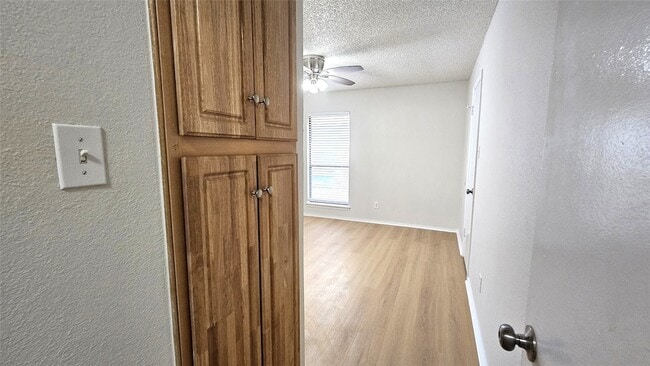 Building Photo - 1605 5th Ave