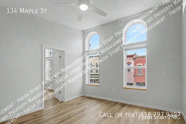 Building Photo - 134 Maple St