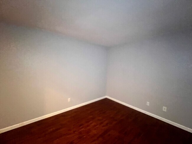 Building Photo - Bothell Landing Condo