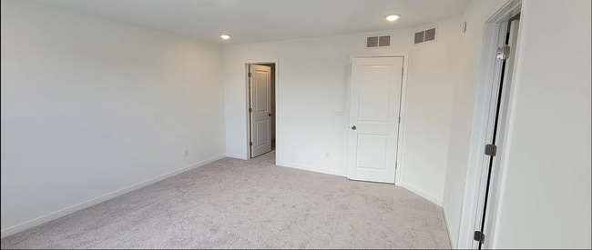 Building Photo - 10374 Glacier Ln N