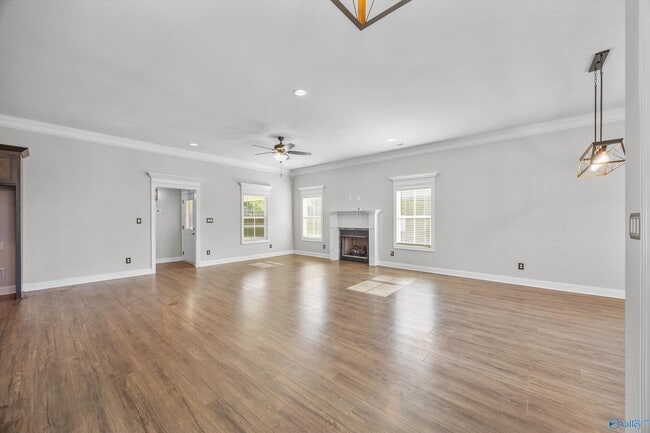 Building Photo - 17050 Stonegate Dr