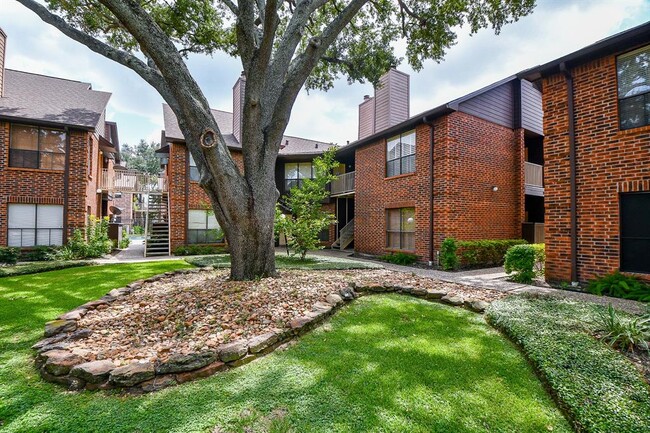Building Photo - 3100 Walnut Bend Ln