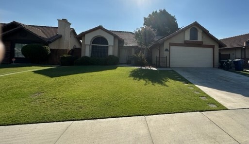 Foto principal - 7005 Safflower Ct